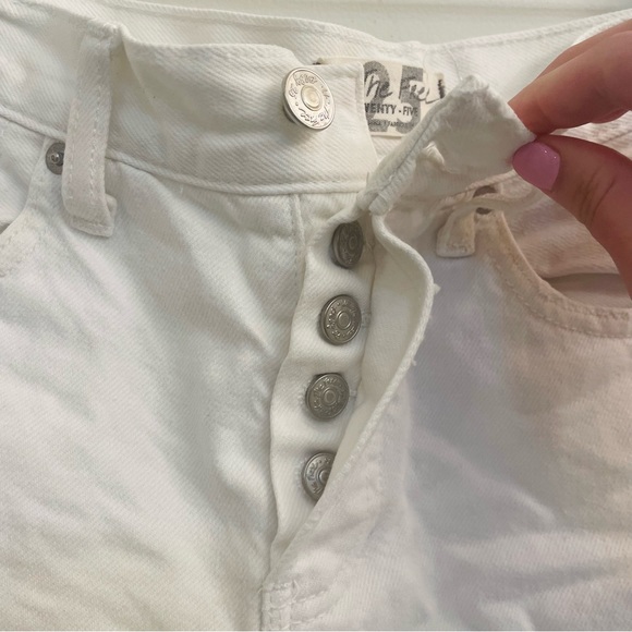 Free People We the Free Sofia Distressed Denim Shorts with Button Fly Size: 25 - Picture 8 of 10